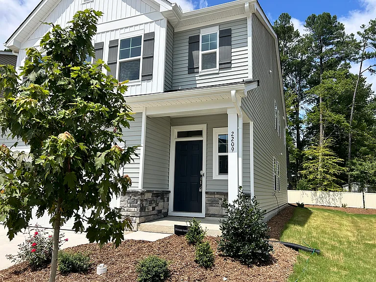 2209 Cape May Ln — Photo 3