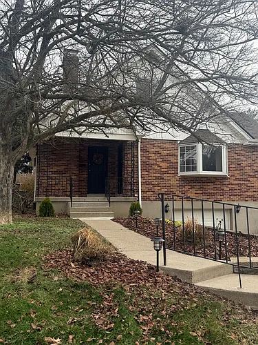12 Marian Dr Photo 1