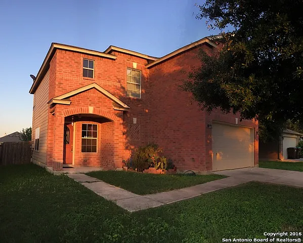 3 bed, 2.5 bath, 1879 sqft, $1,650 — Photo 2