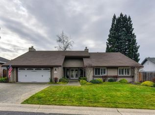 208 Crow Canyon Dr, Folsom, CA