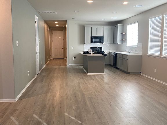 2nd image of 133 Fabion St #2-3