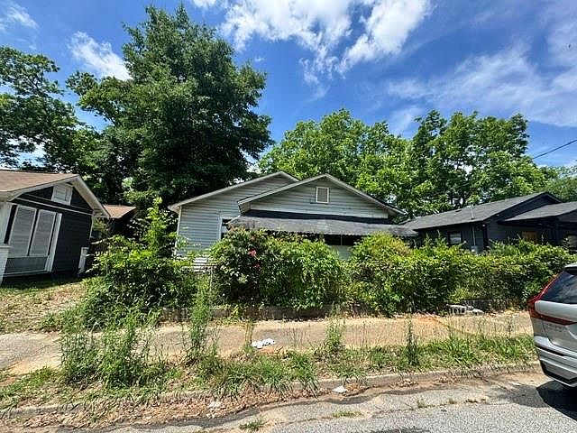 1st image of 1049 Smith St SW