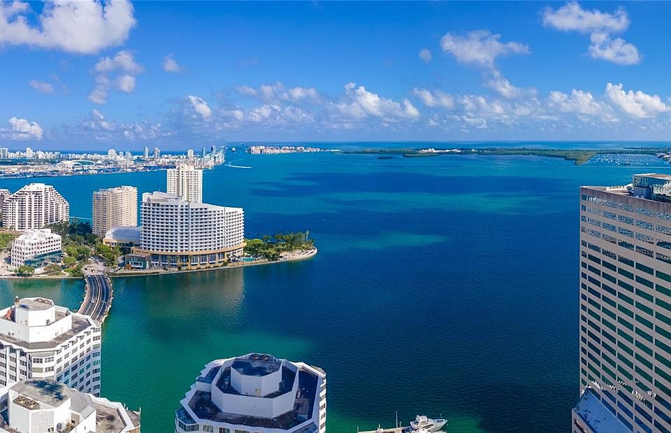 1st image of 950 Brickell Ave Floor 10
