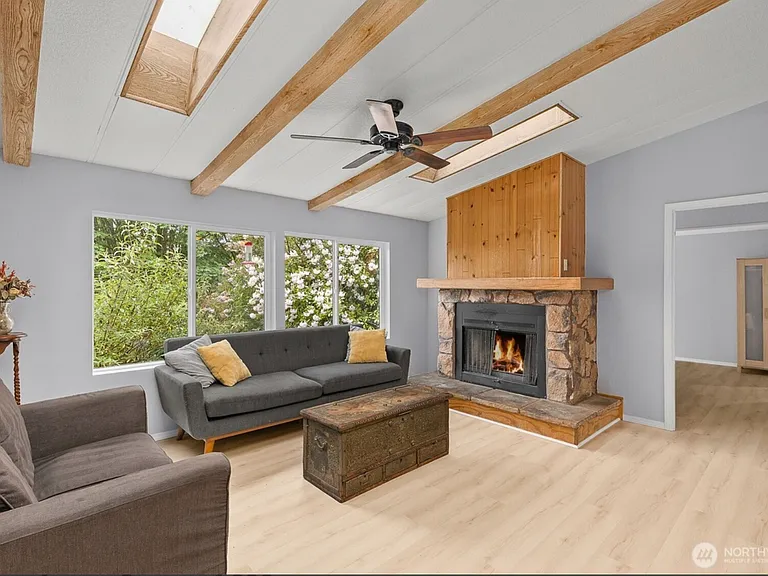 9217 32nd St SE — Photo 2