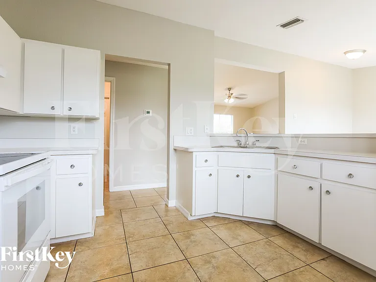3752 Vehlin St — Photo 6