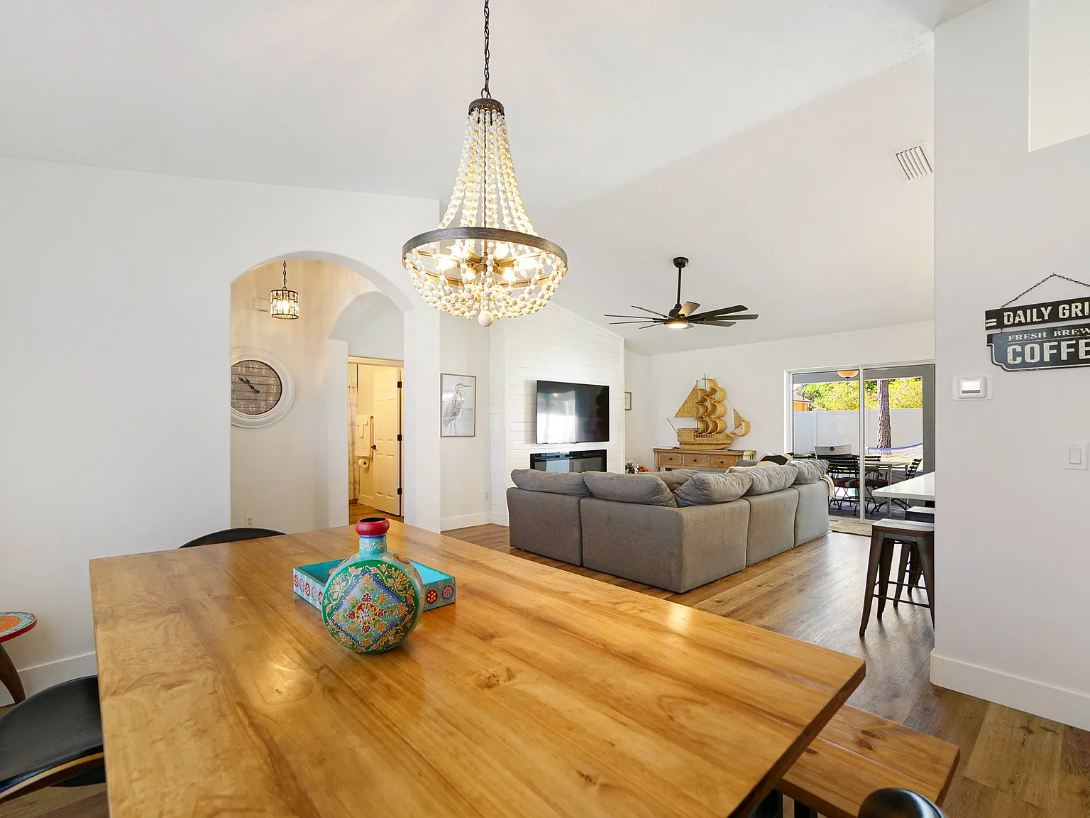 3 bed, 1800 sqft, $3,800 — Photo 2