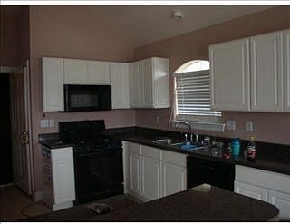 3rd image of 612 Elmira Ave