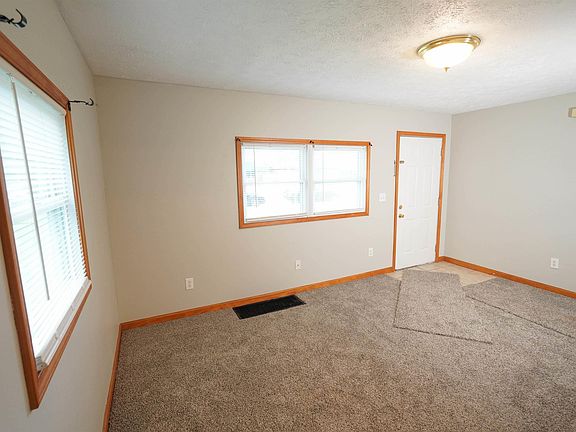 5th image of 1359 Mishawaka Ave