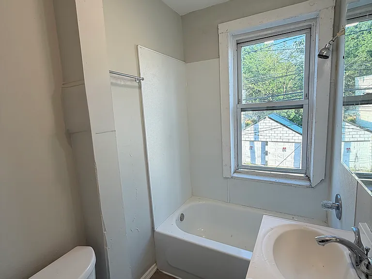106 Home Ave — Photo 8