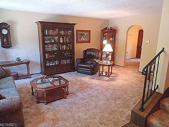 4th image of 16687 Falmouth Dr