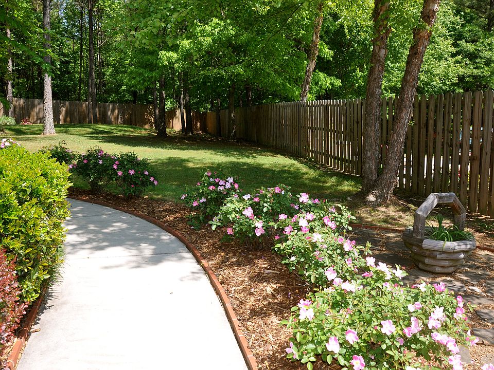 2nd image of 111 Berry Creek Dr