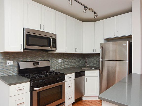 2nd image of 2420 N Kedzie Blvd #D203