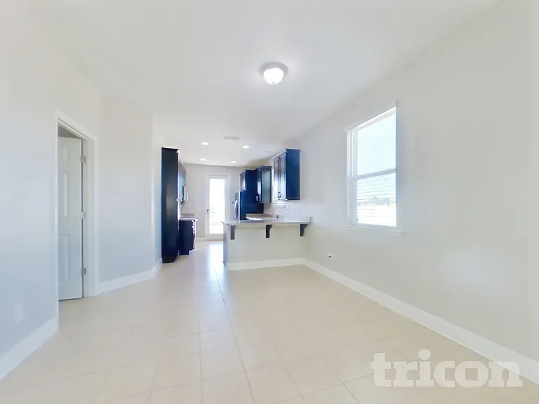 3088 Holly Grove Ln — Photo 4