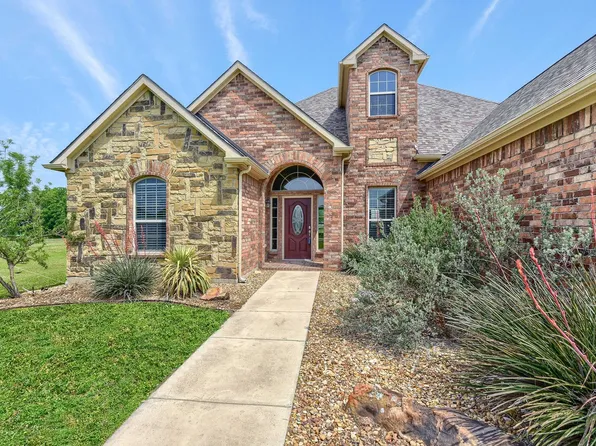 150 Whispering Winds Dr, Gunter, TX 75058