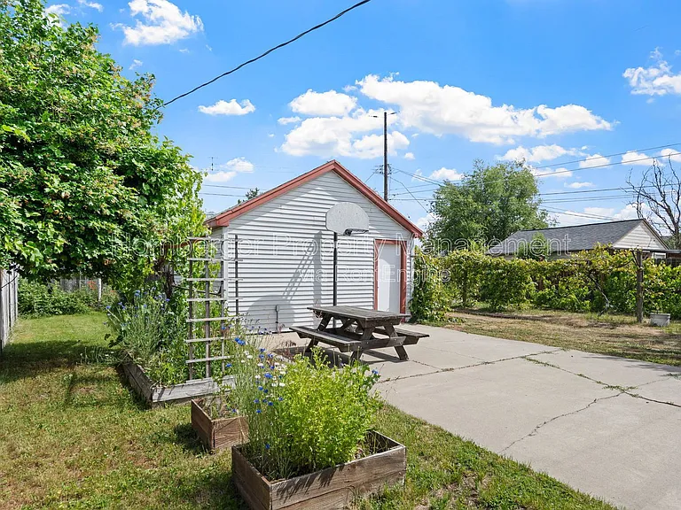 112 W Amherst Ct — Photo 25