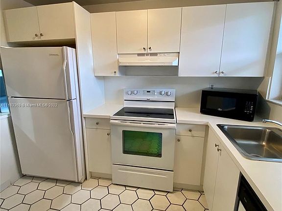 3rd image of 8595 Sunrise Lakes Blvd APT 109