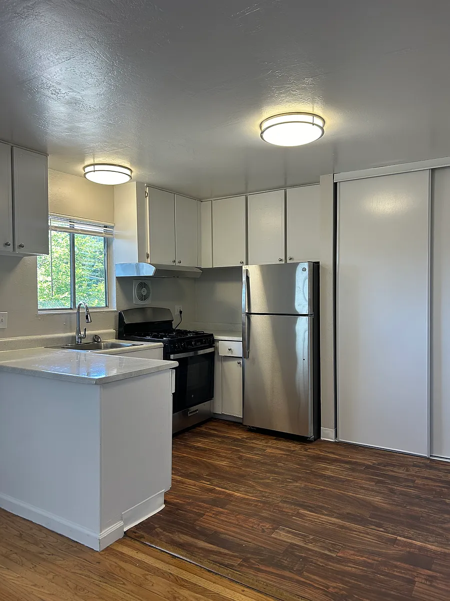 Building Photo - 12 San Pablo Ave #10