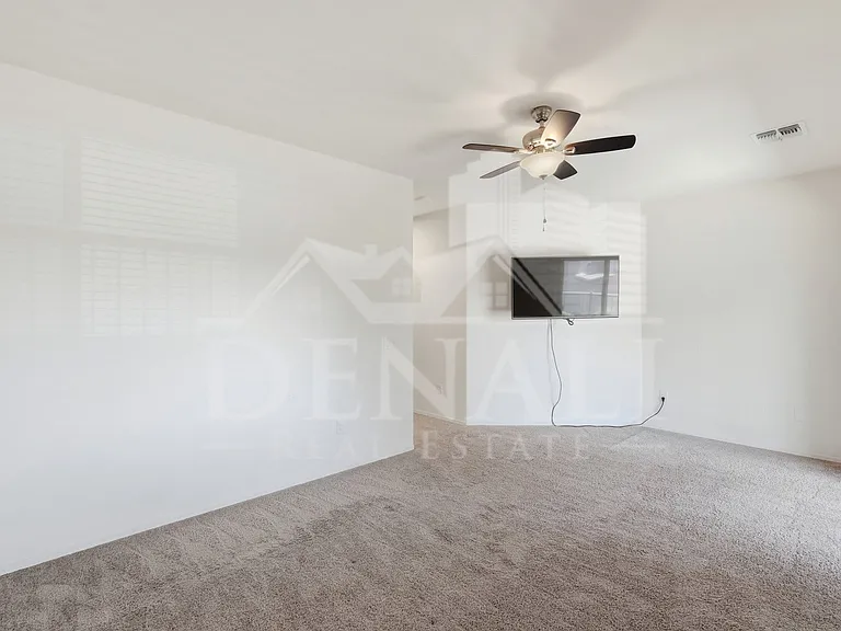 4162 N Thurston Ln #100 — Photo 15