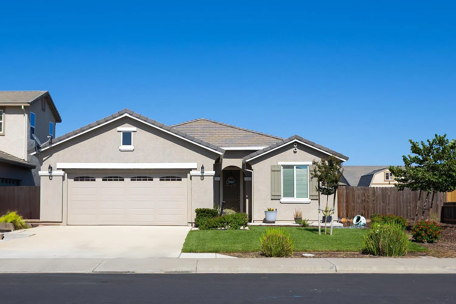 1064 Narada Way photo 1