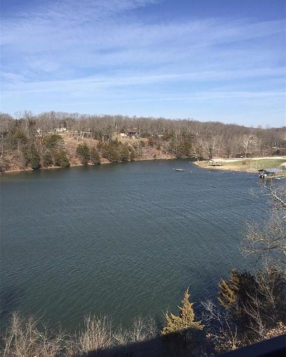 2nd image of 20 E Fork Ln