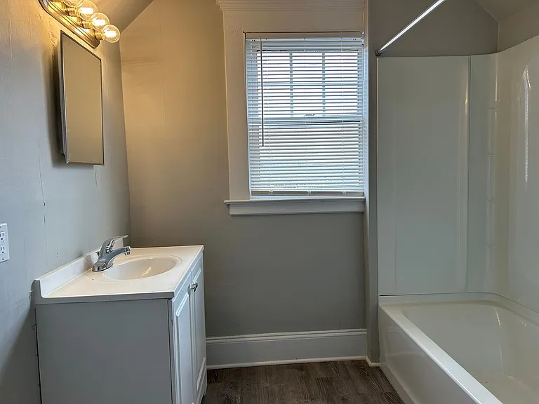 1810 Dixwell Ave — Photo 10