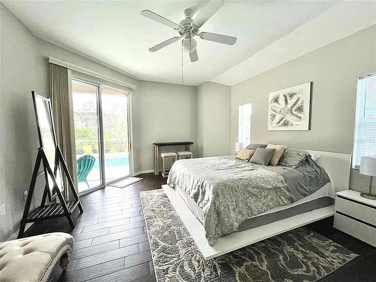 1268 W Hillsborough Blvd — Photo 15