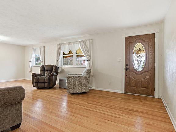 2nd image of 20 Fairhill Dr