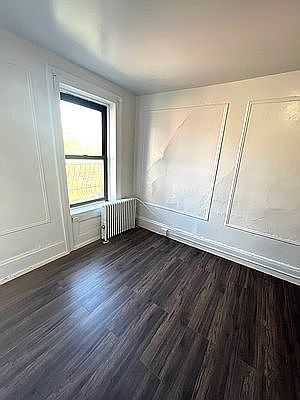 2nd image of 310 E 6th St APT 22