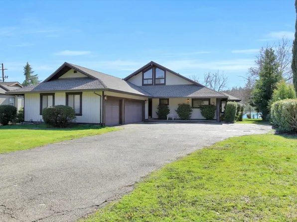 18209 Wildflower Dr, Penn Valley, CA 95946