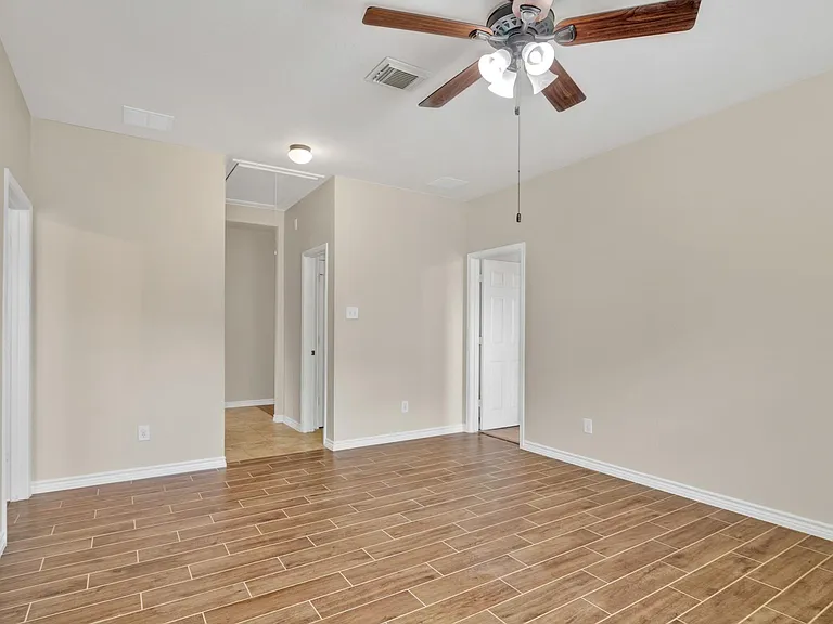 2002 Monarch Hollow Ln — Photo 28