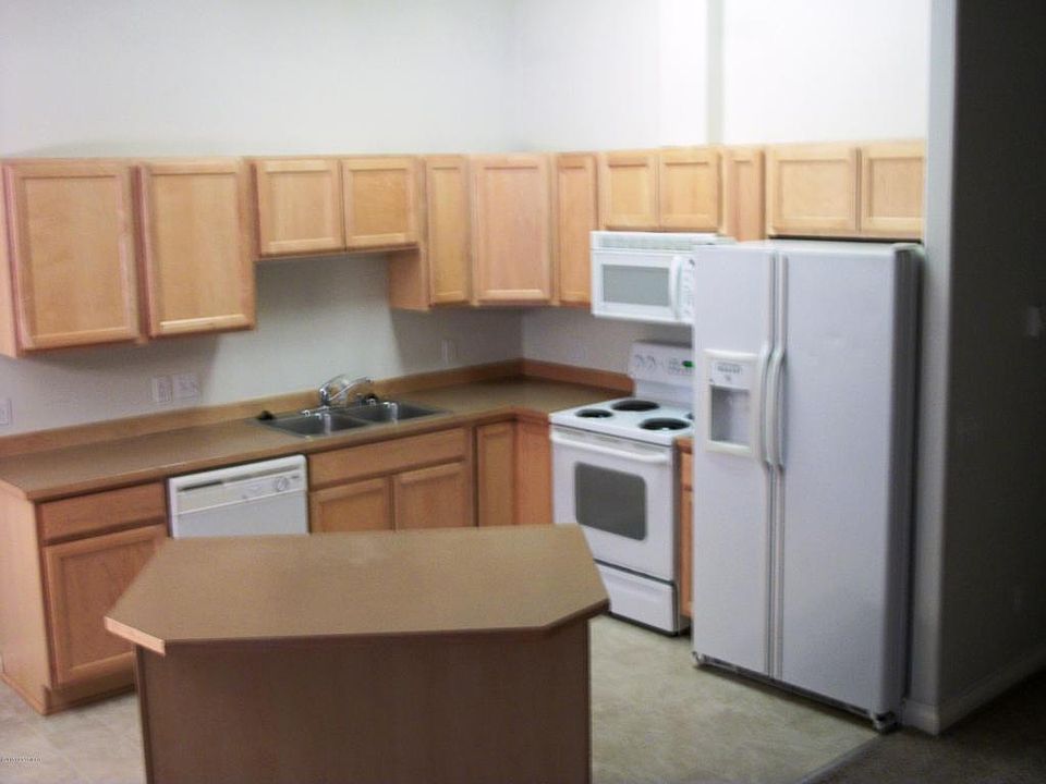 2nd image of 11652 Dawn St