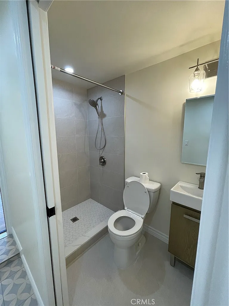 3 bed, 1000 sqft, $3,850 — Photo 4