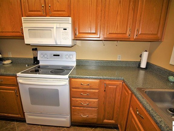 5th image of 642 Carriage Cove Rd