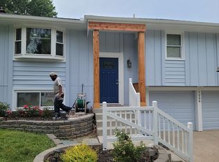 1208 SW Mission Pl, Lees Summit, MO 64081