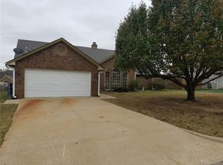 2202 Maple Rdg, Okmulgee, OK 74447