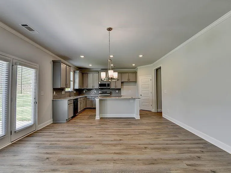 7309 Yewtree Dr — Photo 17
