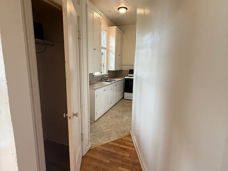 1014 W Franklin St #1014 — Photo 3