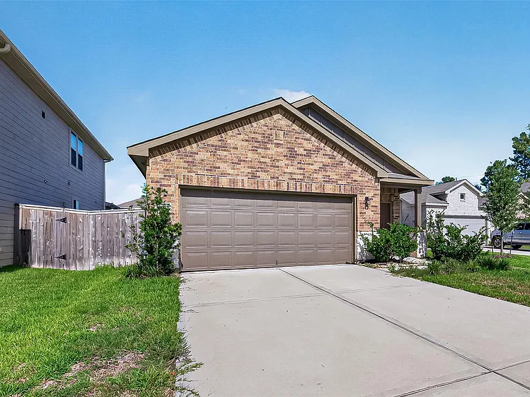 16737 Oak Bough Dr — Photo 3