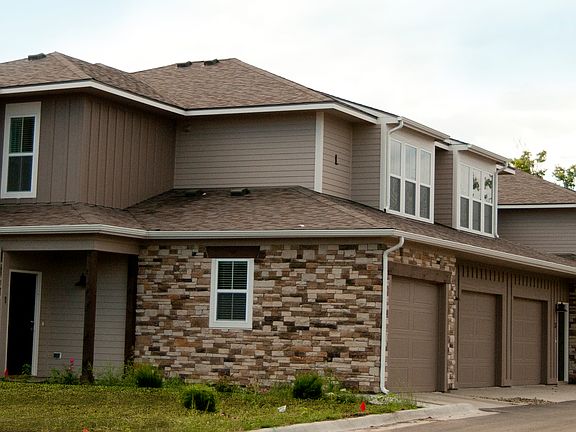 4th image of 204 Eisenhower Dr #G3