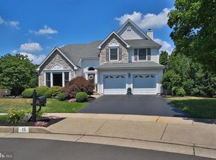 15 Hillhaven Ct, Newtown, PA 18940
