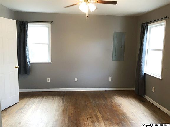 5th image of 128 Victoria Hills Dr SE