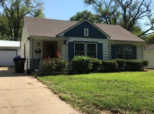 3729 SW Churchill Rd, Topeka, KS 66604
