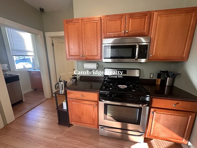 374 Highland Ave #A — Photo 4