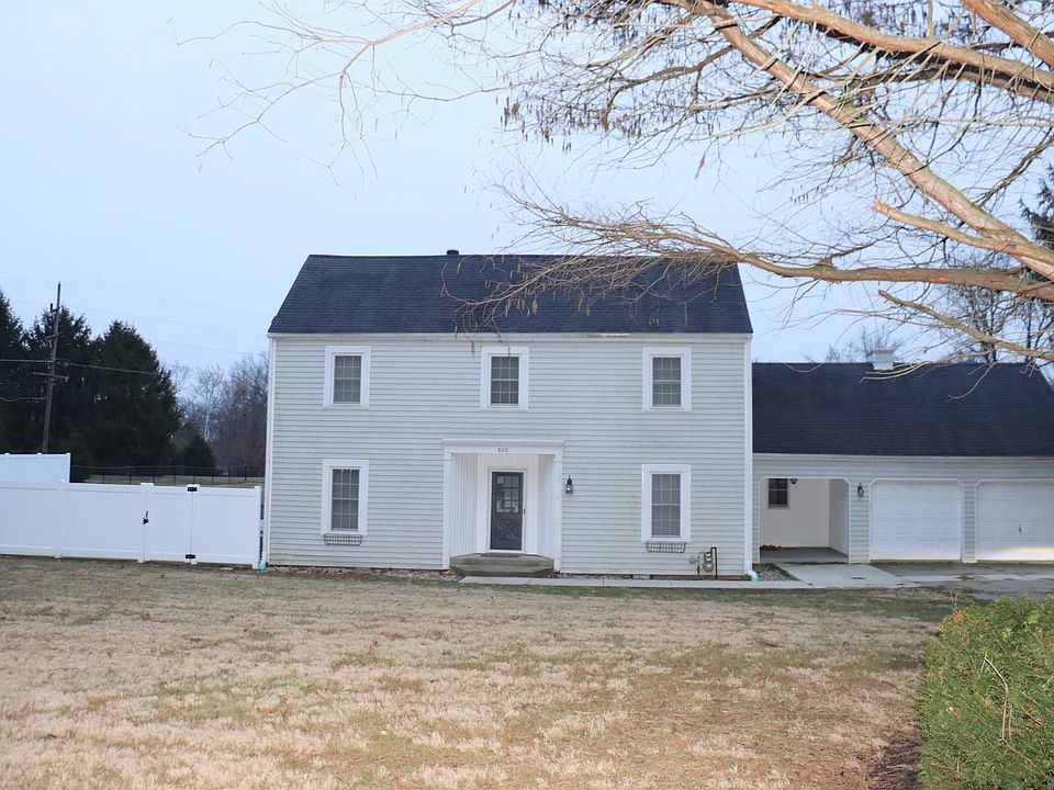 1st image of 860 W Krislynn Wood W
