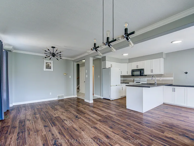 5 Tulip Dr — Photo 16