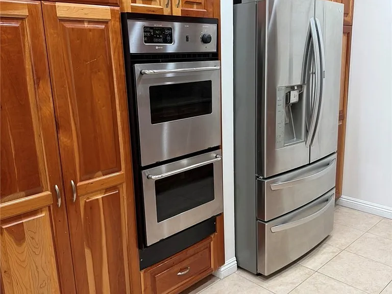 4807 Woodley Ave — Photo 5