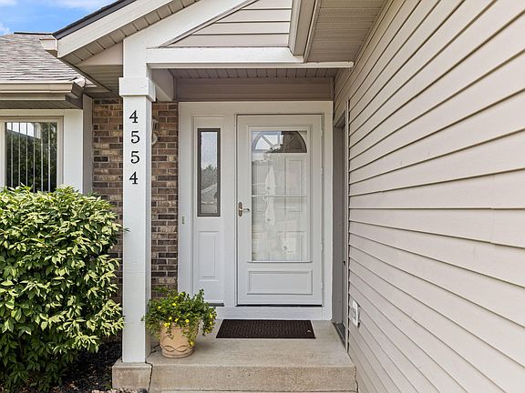 5th image of 4554 Country Hill Dr SE