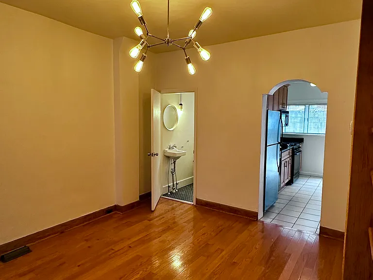1820 S Chadwick St — Photo 5