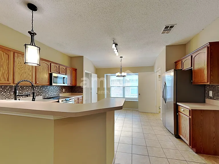 3999 Freedom Ln — Photo 4