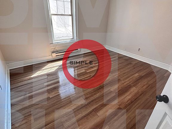 5th image of 228 N 4th St APT 2